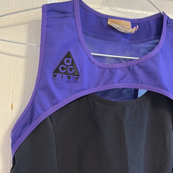 Nike ACG Sport Top - Picture 2 of 3